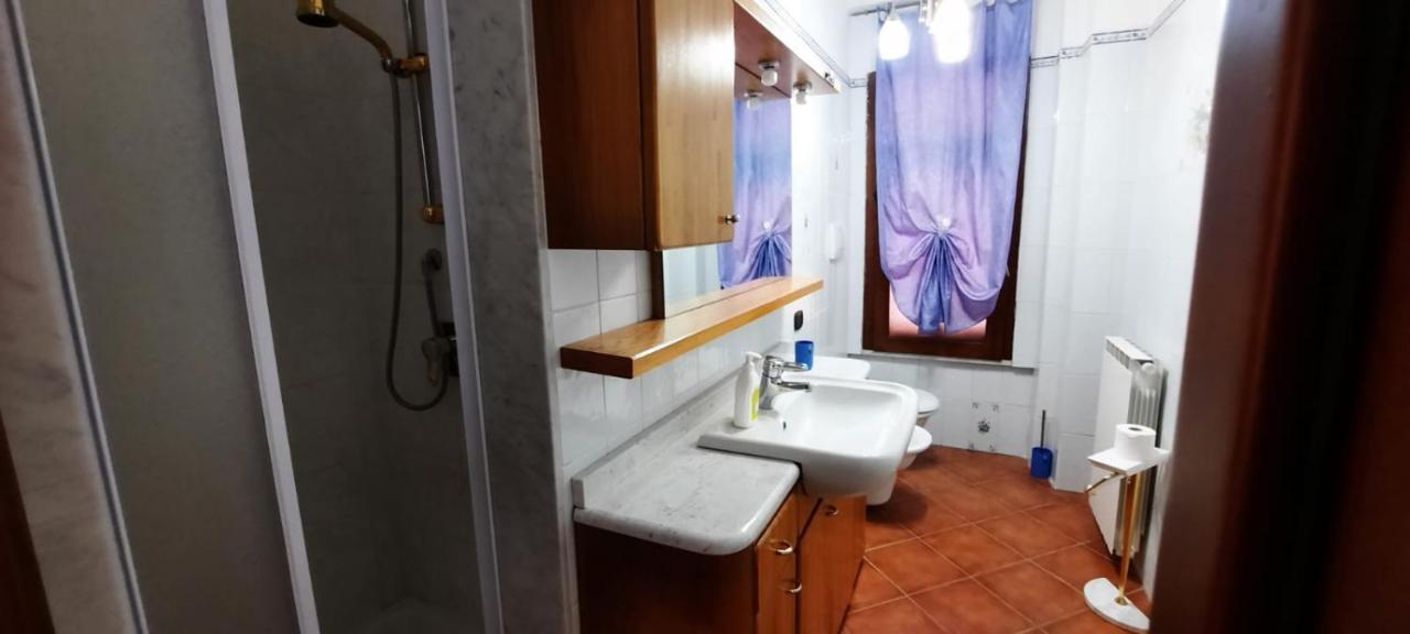 Appartamento Comodo Per Lerici E 5 Terre Piano di Follo Bagian luar foto